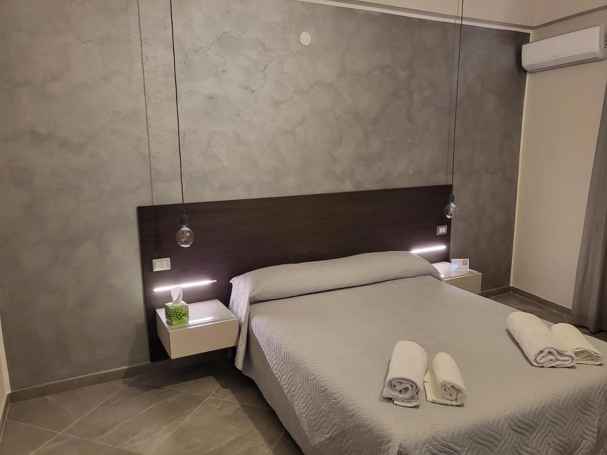 Casa Dello Stretto Hotel Messina Bagian luar foto
